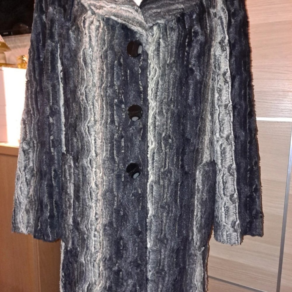 GOLD designer Grey Faux Fur Coat Size 16